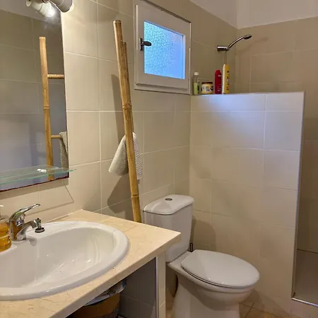 Maisonnette Climatisee A 150 M De La Golfe De Lava Appartement